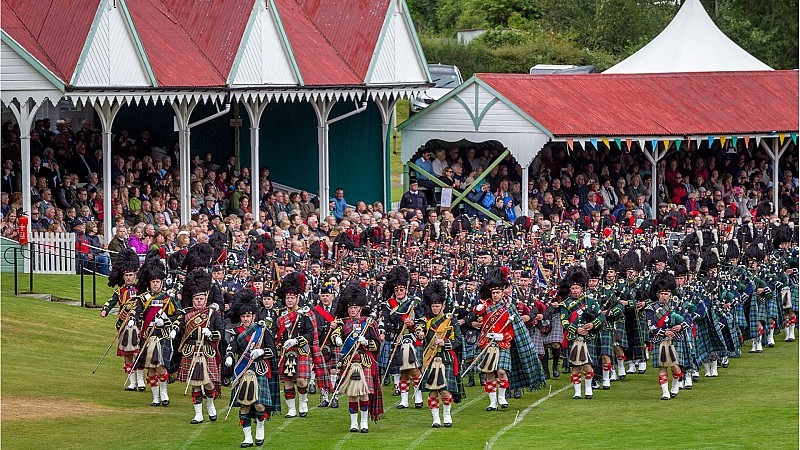 Highland Games Day Tour from Edinburgh